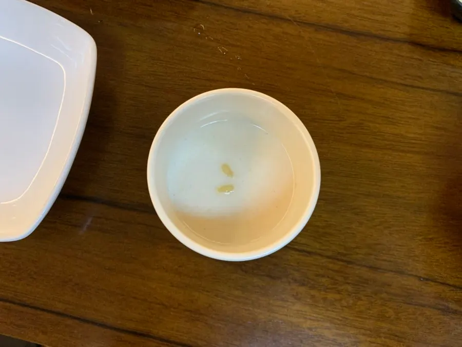 새우전과 제철 굴전 접시