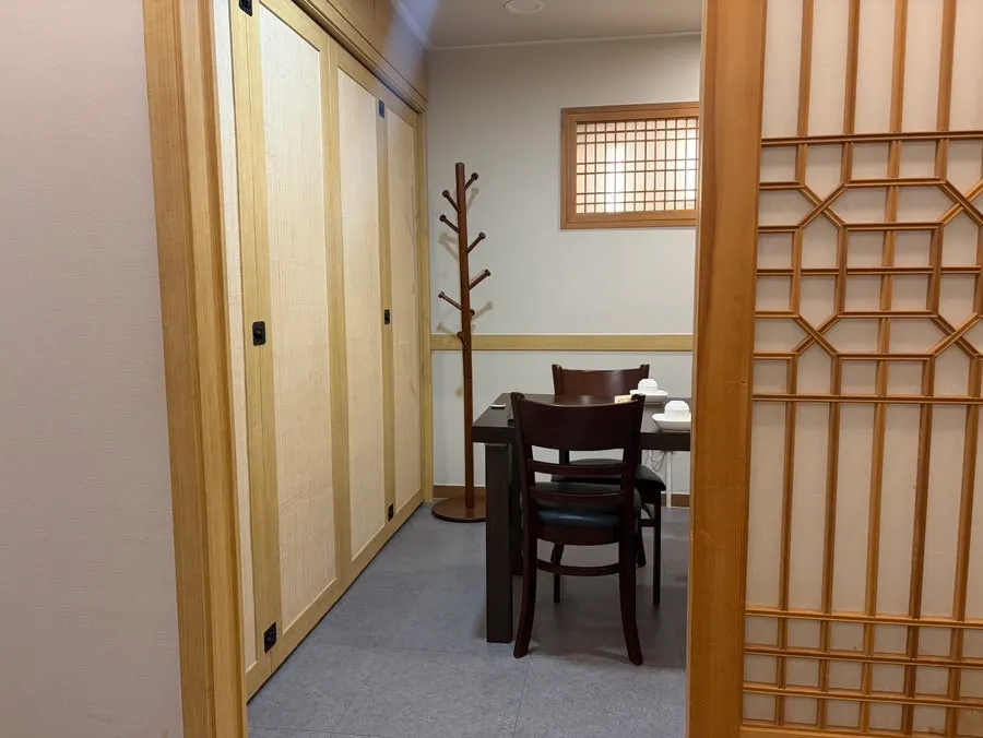 Interior view of Huiyeol Seocho Gyodae Branch