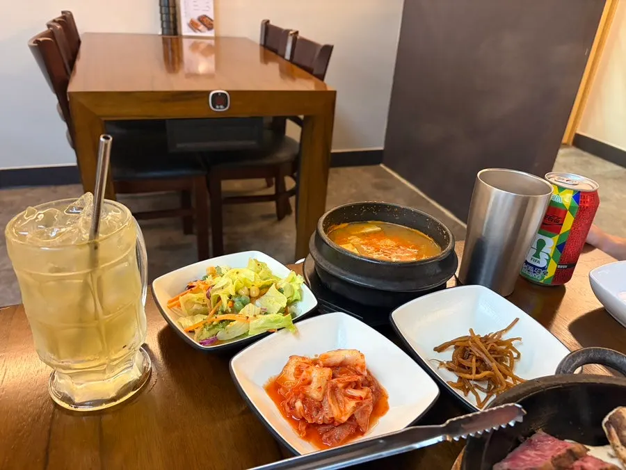 Geumtae hot pot rice topped with green onion and fish