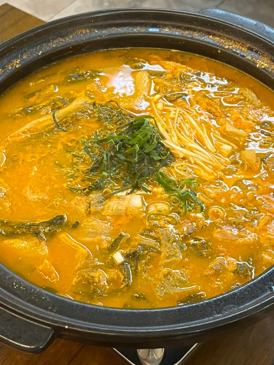Generously served ugeoji jeongol