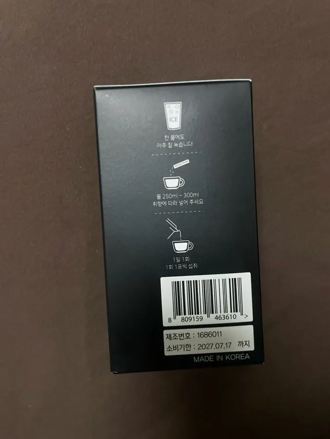 Heorissok diet coffee box held in hand