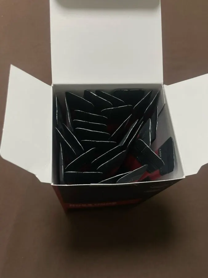 Diet coffee sticks inside the opened box