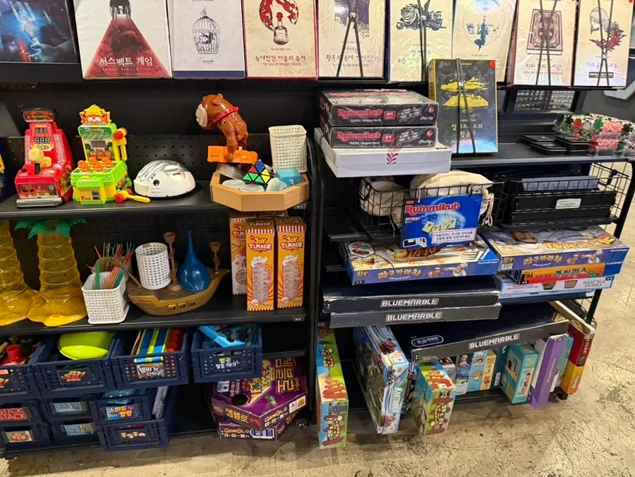 ヒーローボードゲームカフェ弘大1号店の多様なゲーム