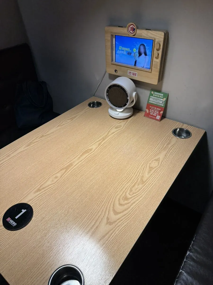 弘大のヒーローボードゲームカフェの待機・休憩スペース