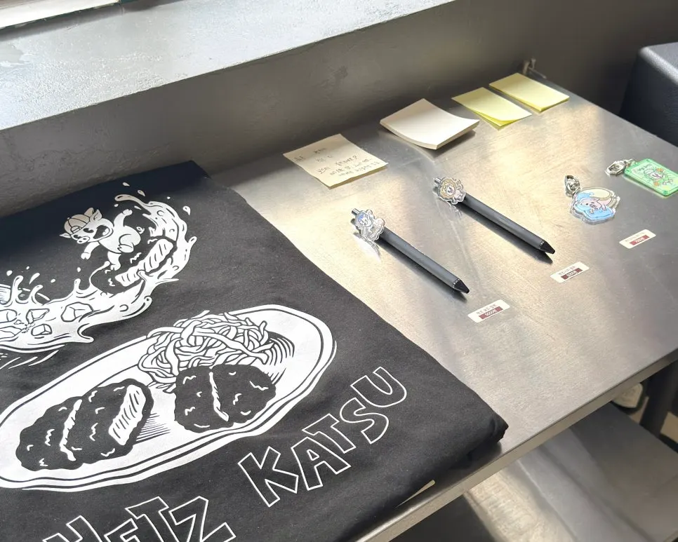 Guestbook and goods corner at Hets Jeonpo Branch