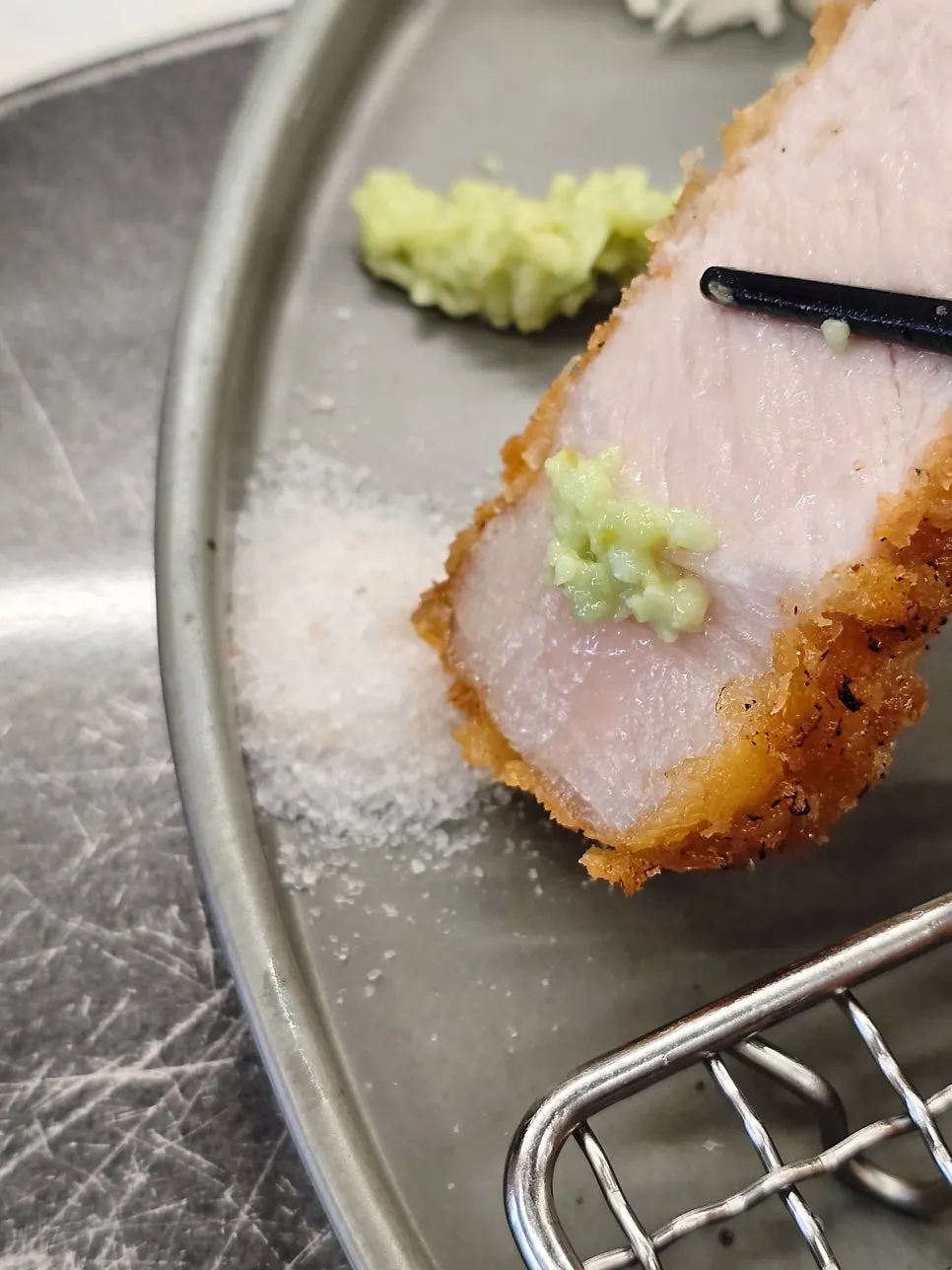 Close-up of the tonkatsu at Hets Jeonpo Branch