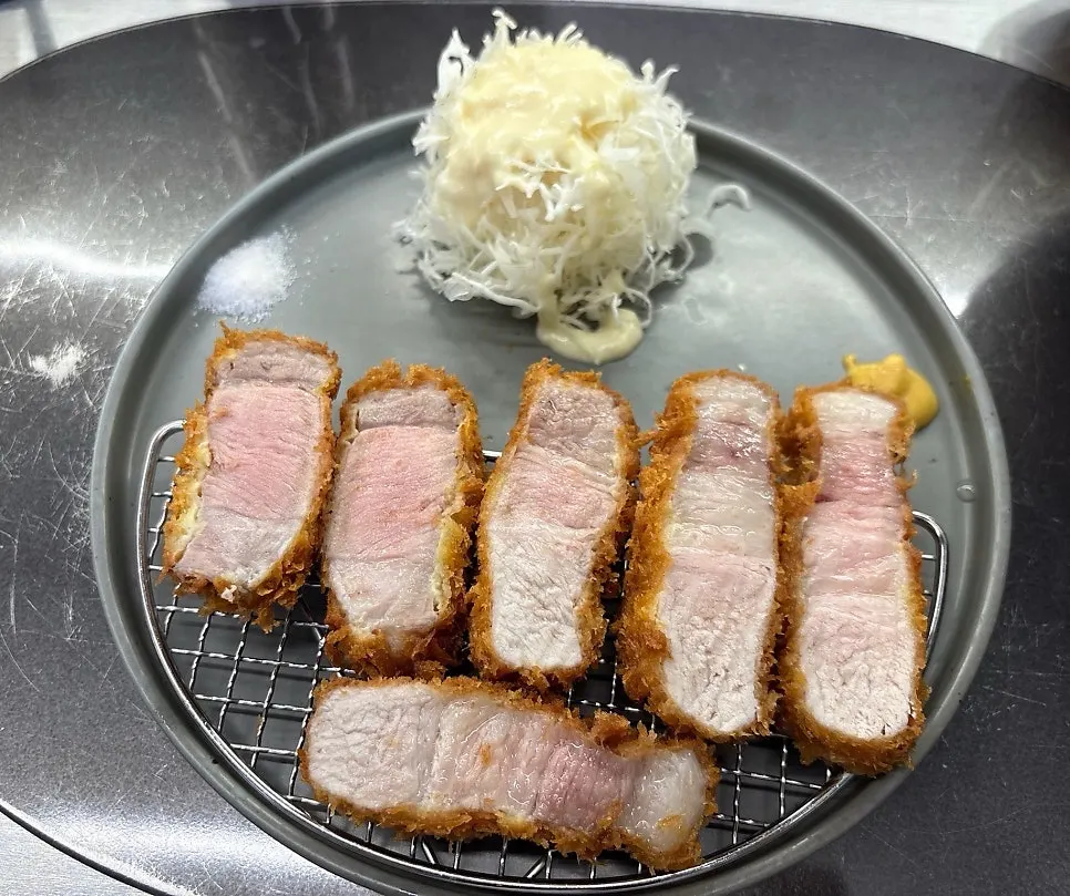 A plate of YBD sang loin katsu