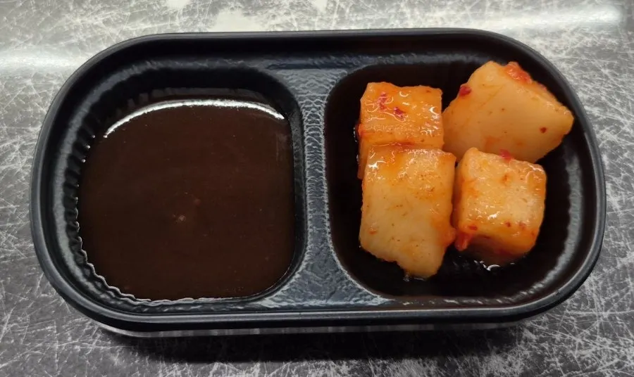 Tonkatsu sauce and kkakdugi served first