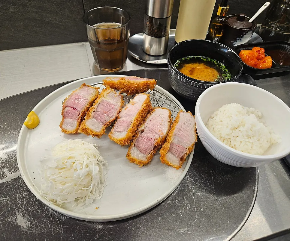 Sang loin katsu table setting at the bar seats