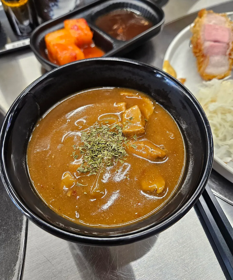 Meat curry generously packed with meat