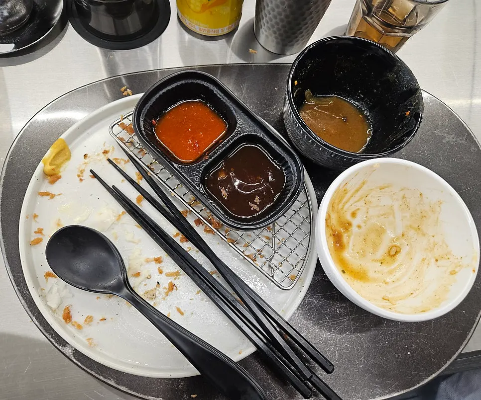 Table at Hets Jeonpo Branch after finishing the meal