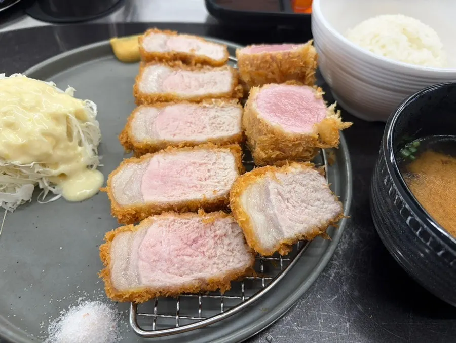 Salt and wasabi condiments served with the tonkatsu