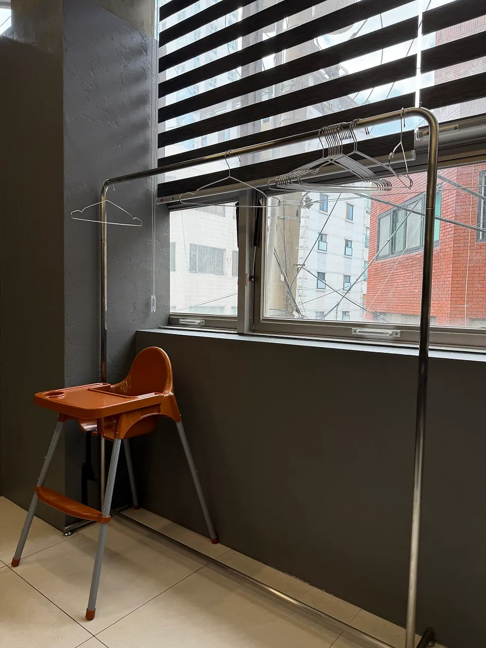 Baby chair and storage space at Hets Jeonpo Branch