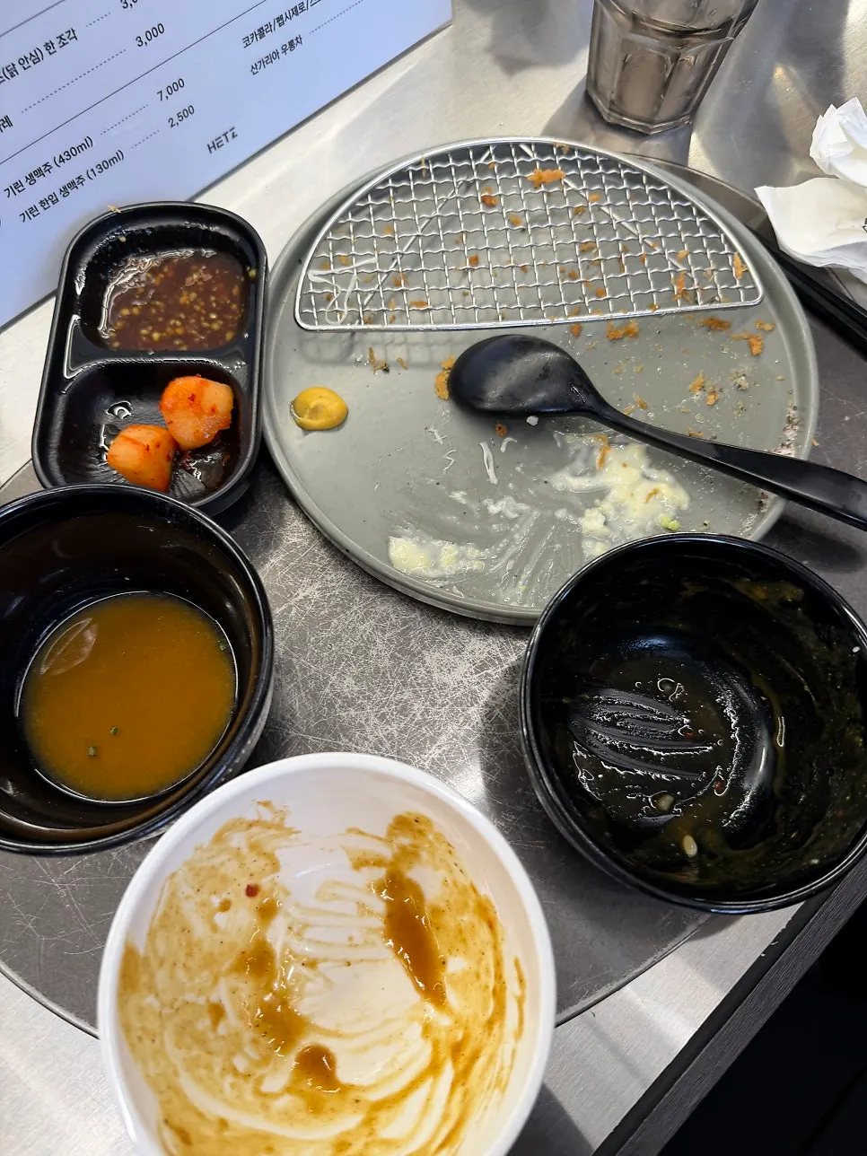 Table after finishing a meal at Hets Jeonpo Branch