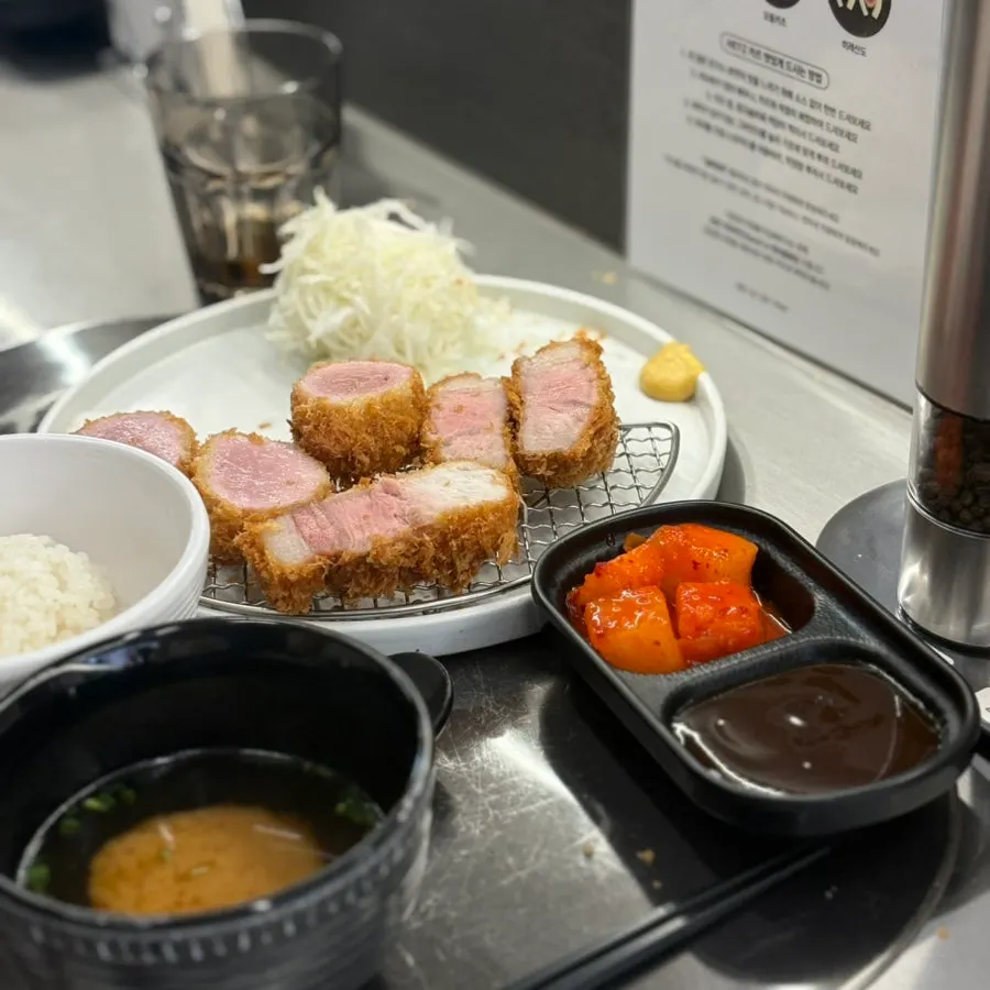 YBD sang loin katsu and hire katsu served together