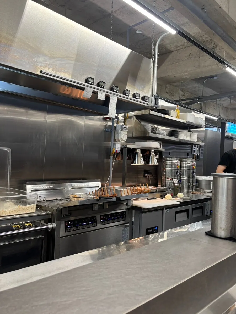 Spotless, tidy kitchen at Hets Jeonpo Branch