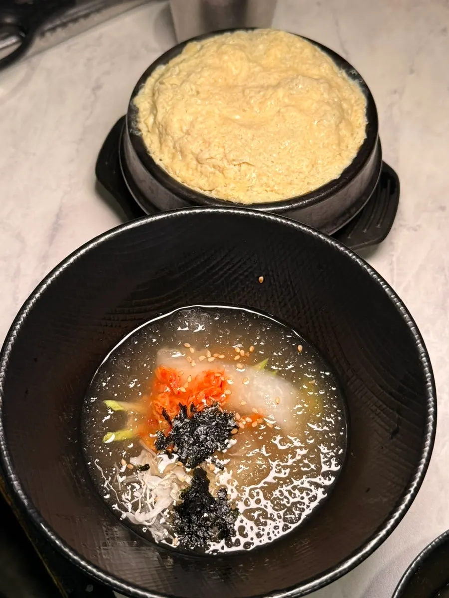 얼음 띄운 찰앙금 도토리 묵사발