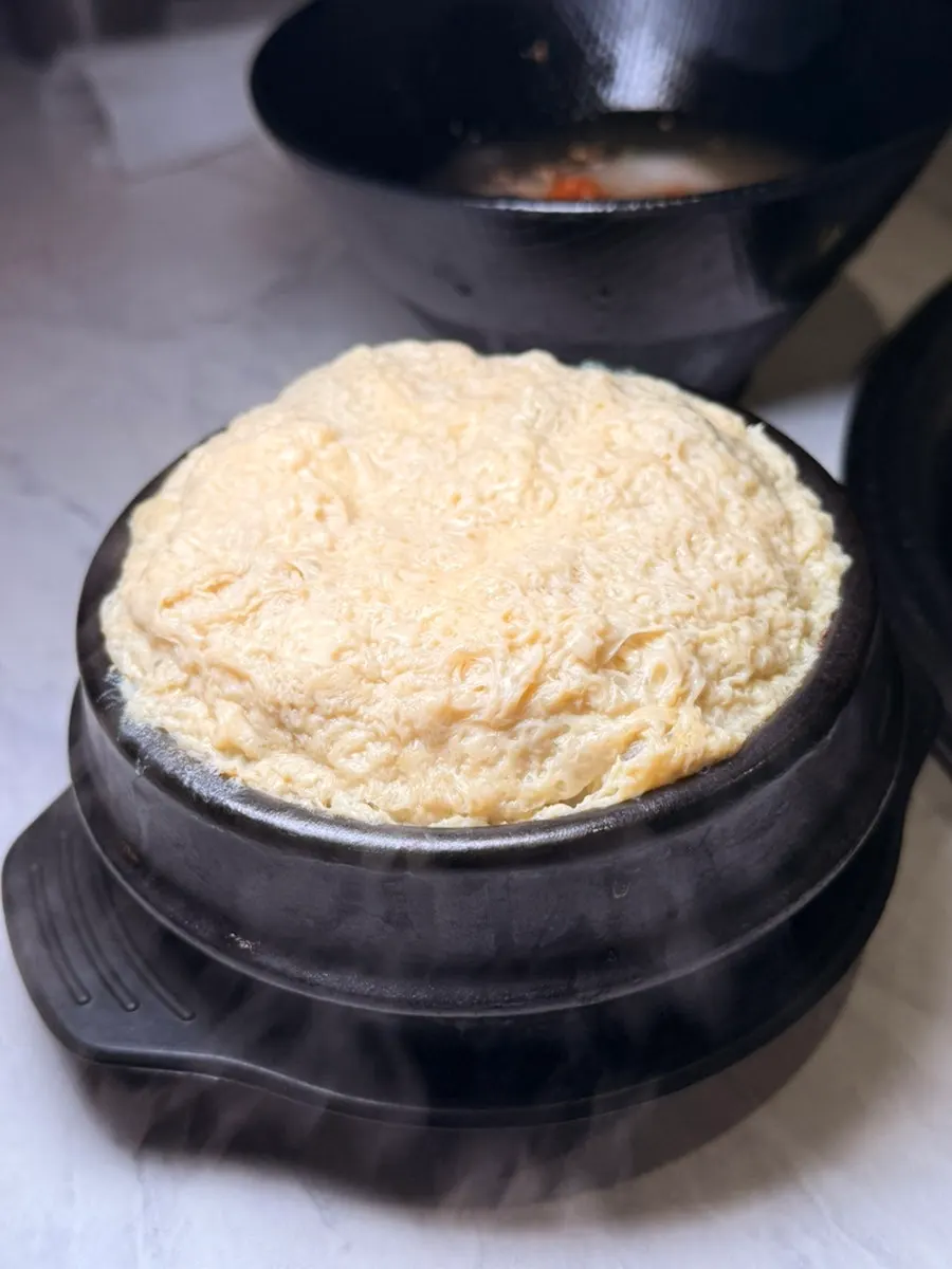 서비스로 나온 통실한 계란찜