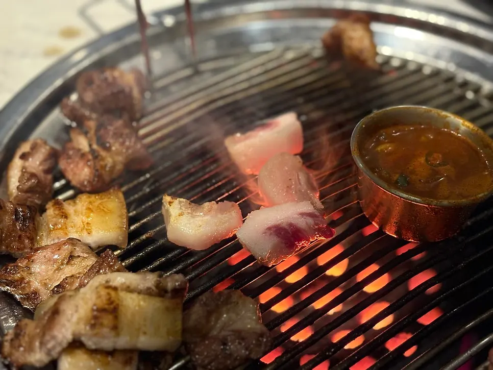 서비스로 나온 흑돼지 꼬들살