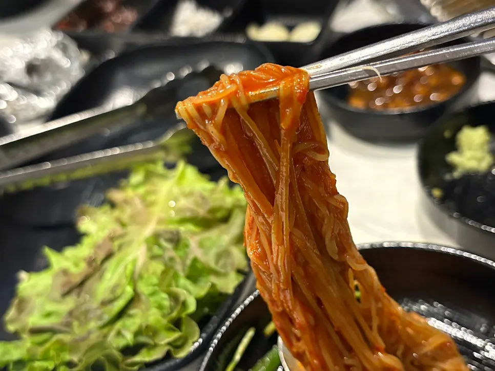 후식으로 주문한 비빔냉면