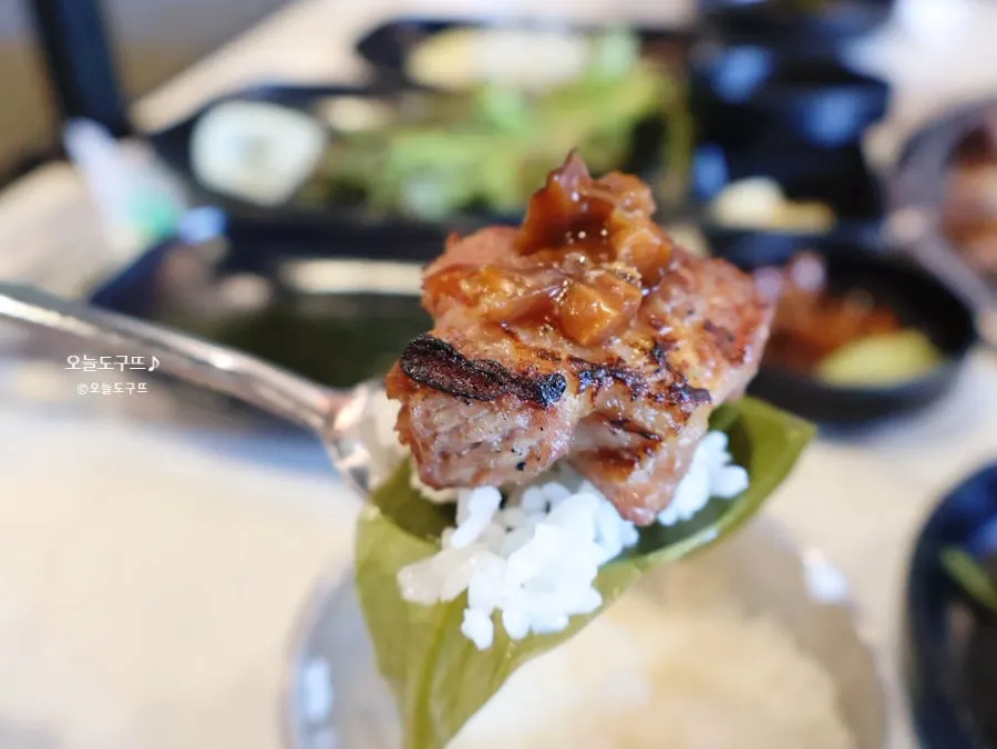 Black pork paired with wasabi