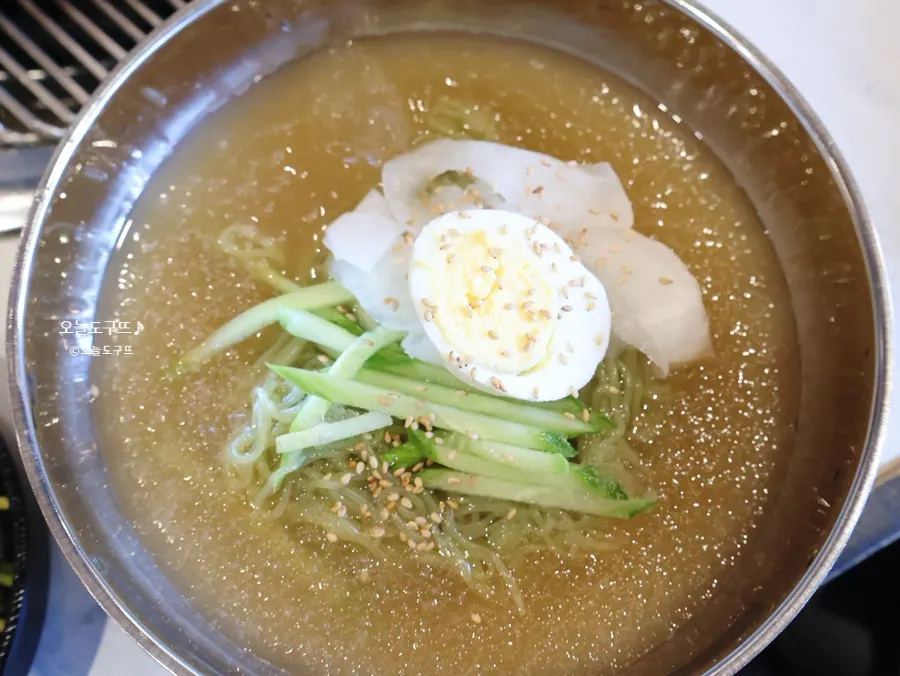 Dessert cold noodles topped with shaved ice
