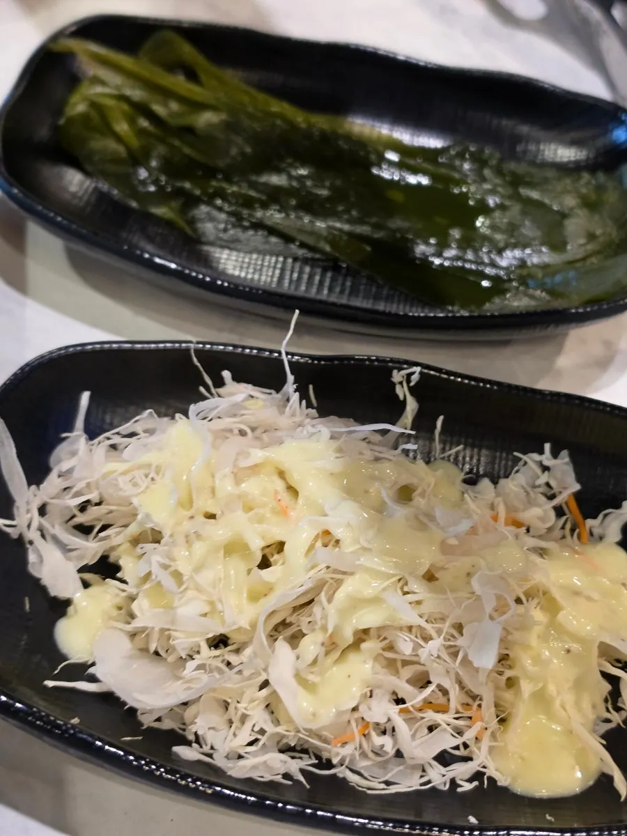 Basic side dish setting at Heukdwaeji Hyeongjedeul