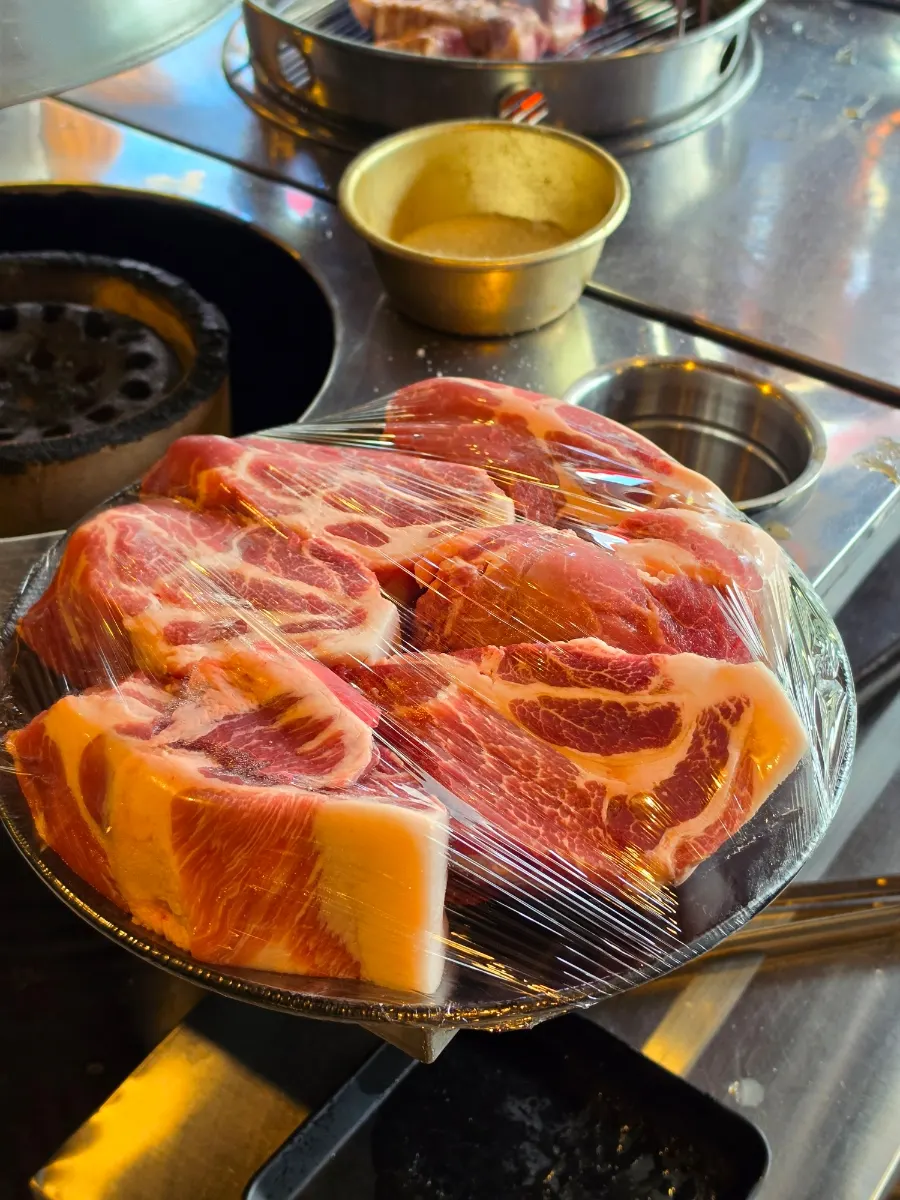 Plate of raw ordered Jirisan black pork