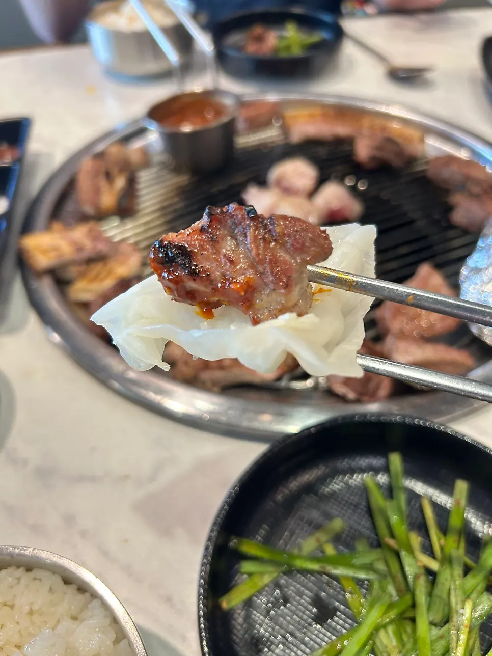 연탄 불향 가득한 삼겹살 구이
