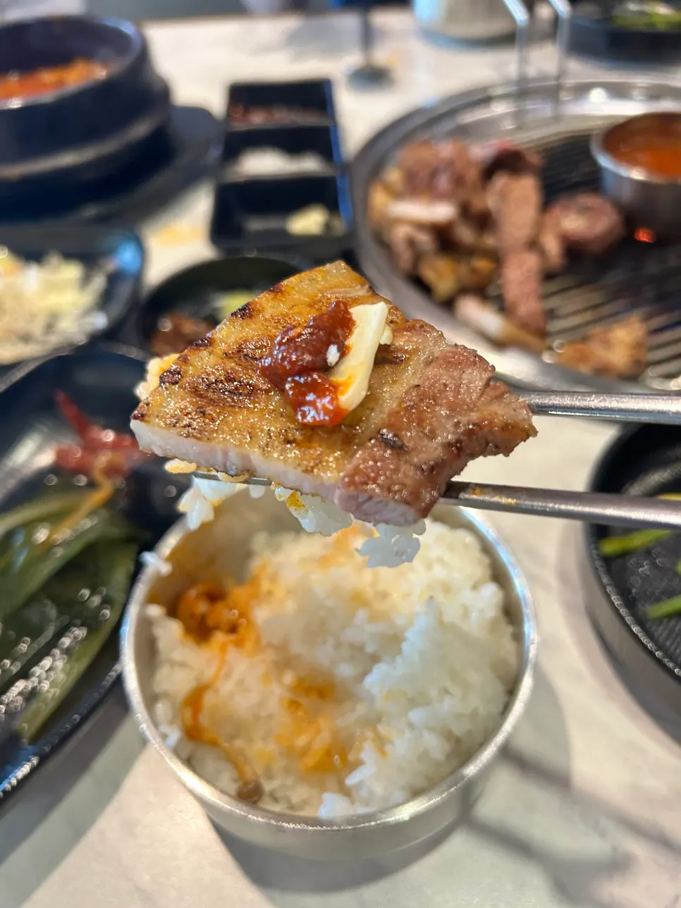 식사 마무리한 흑돼지형제들 테이블