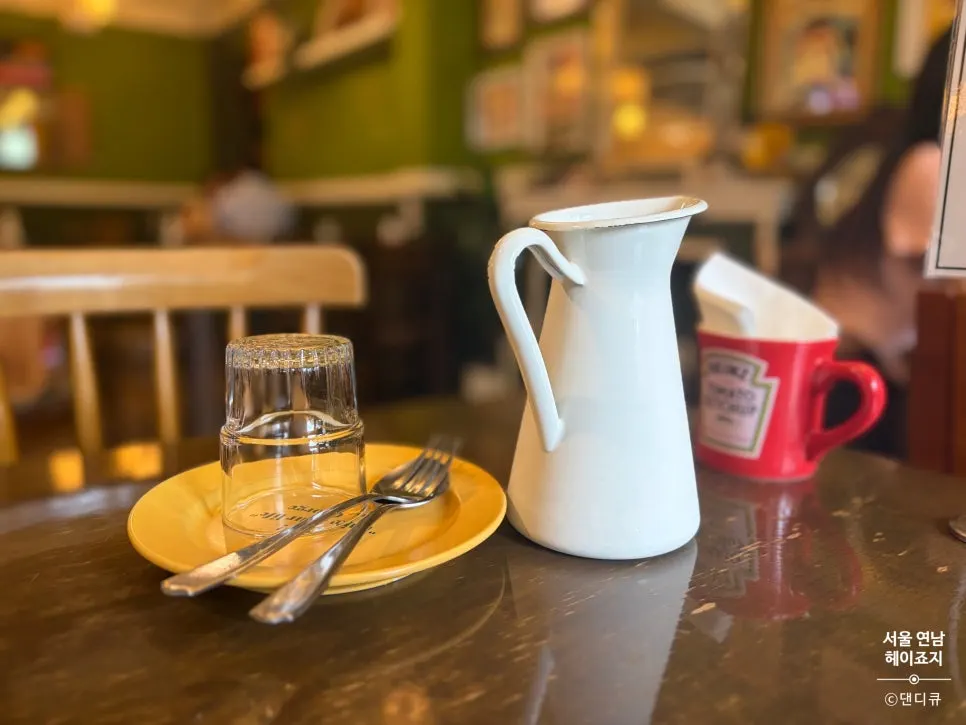 Basic table setting at Hey Joji