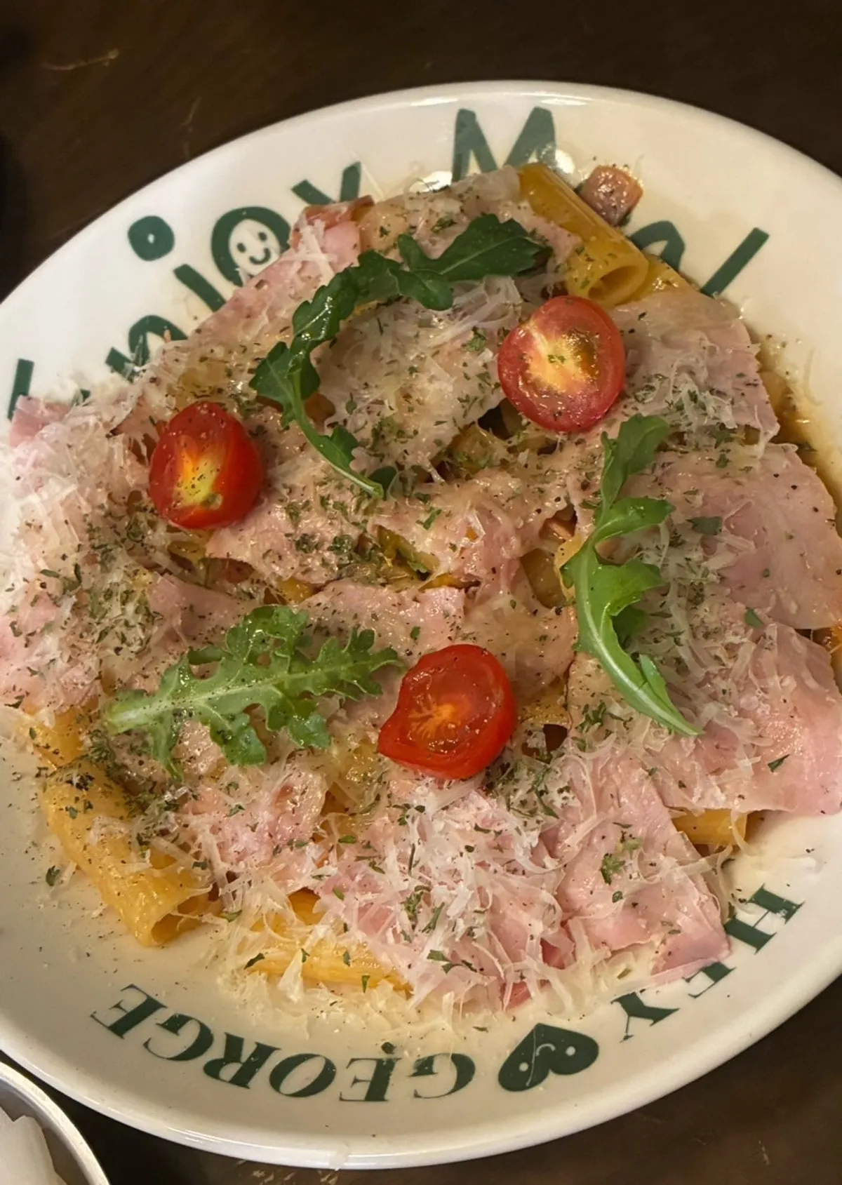 The jambon butter cheddar pasta served first