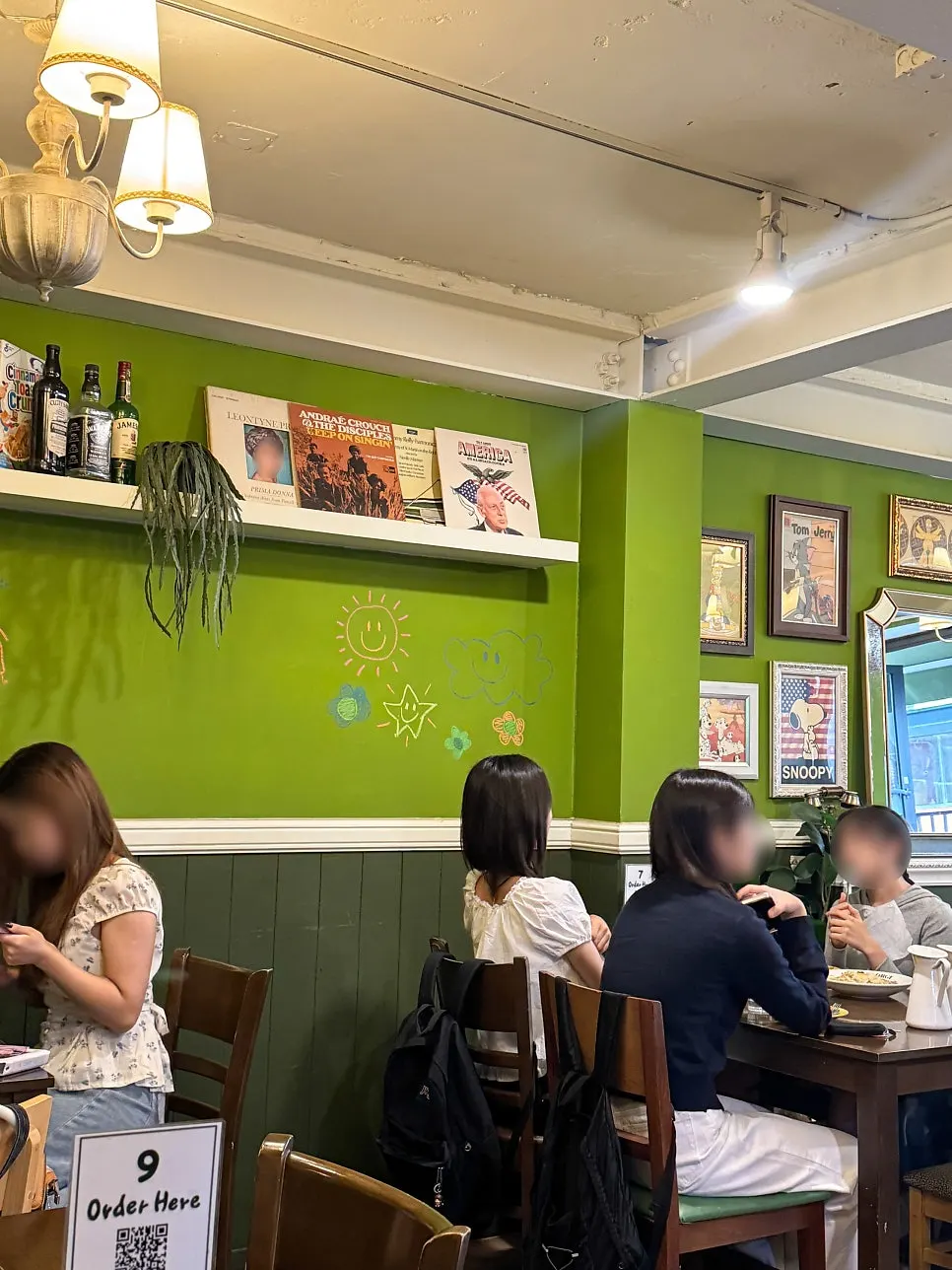 헤이죠지 내부 감각적인 장식 코너