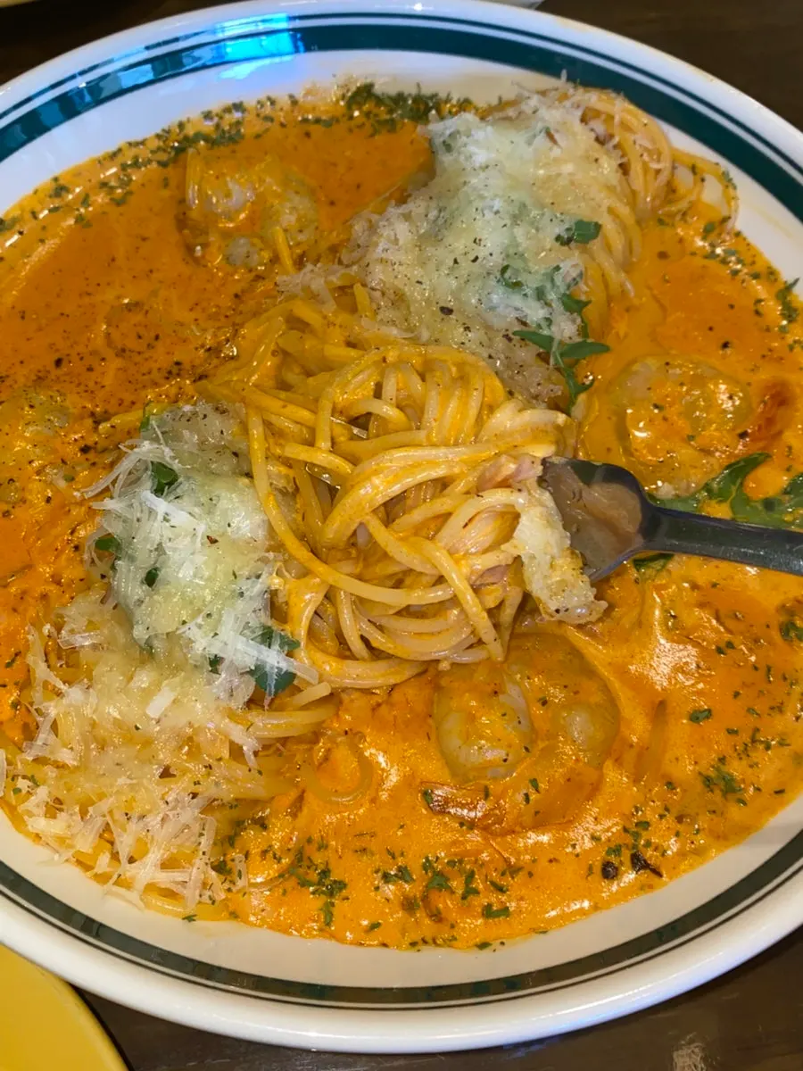 A whole shrimp in the rosé pasta
