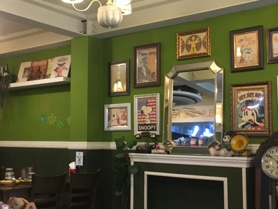 Relaxed dining hall seating at Hey Joji in the afternoon