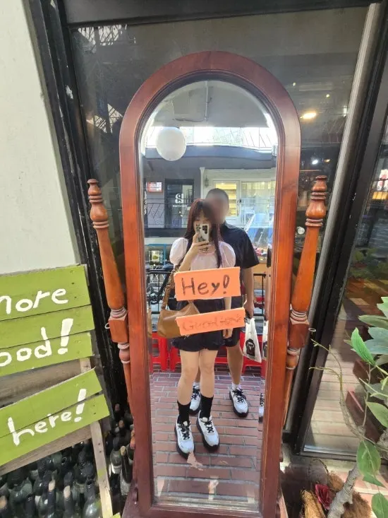 헤이죠지 외부 전신거울 포토존