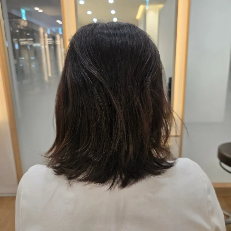 시술 전 힘없이 처진 비포 모발