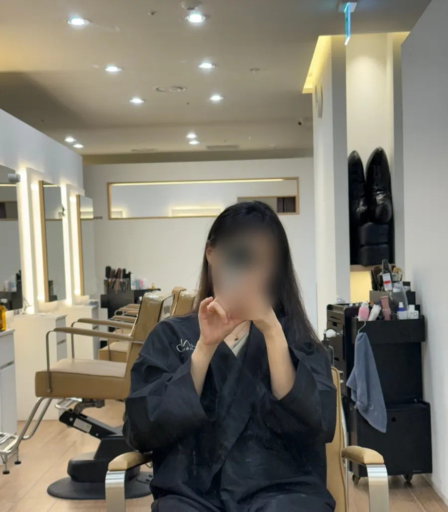 Frizzy hair before the treatment