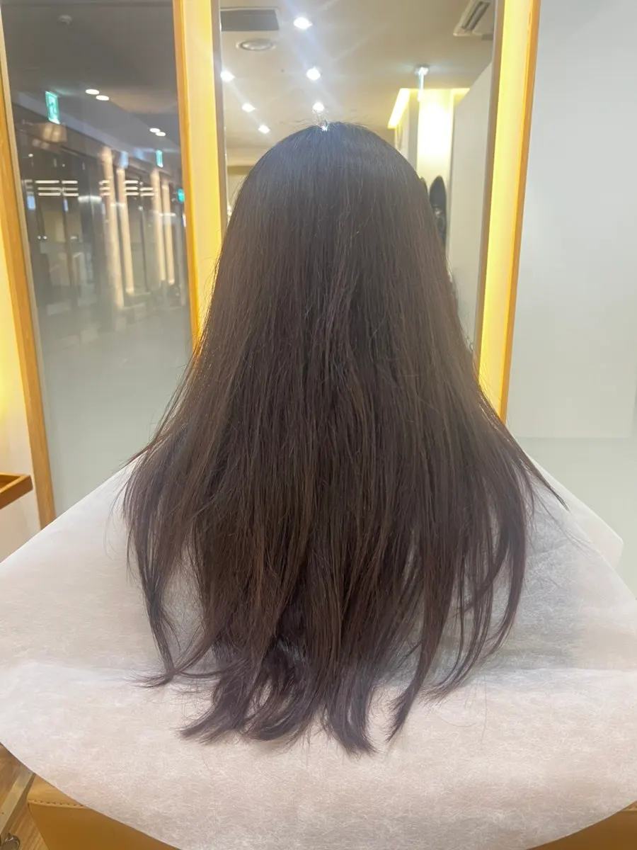 Flat crown volume and neglected hair before treatment