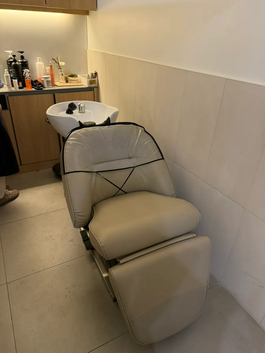The shampoo room at Heiro Jamsil Lotte World