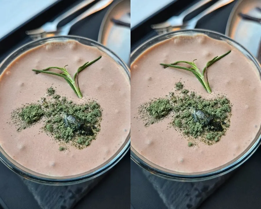 Mugwort crumble latte topped with crumble