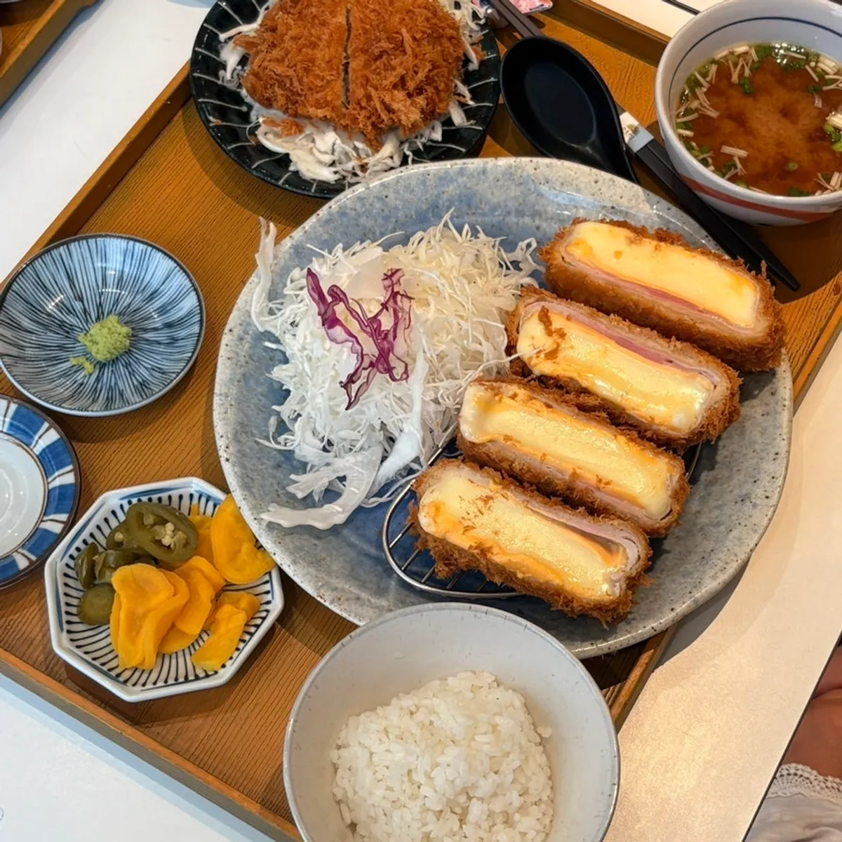 모듬카츠C 생선 카츠와 치즈 카츠 구성