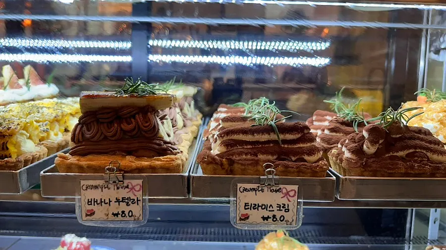Cream pies lined up in Hippy's display case