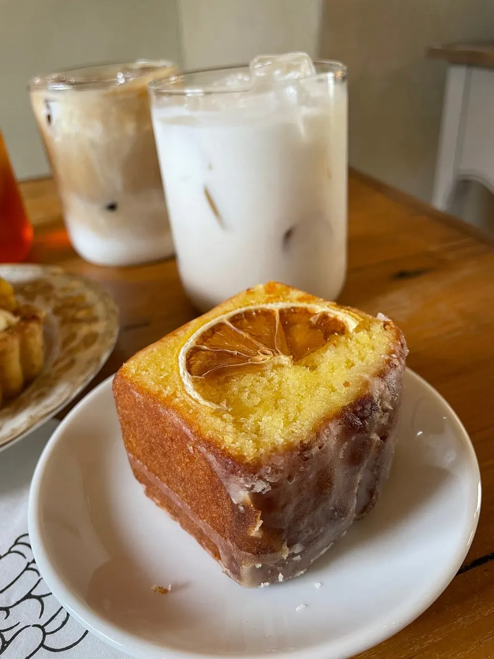 Moist lemon pound cake dessert