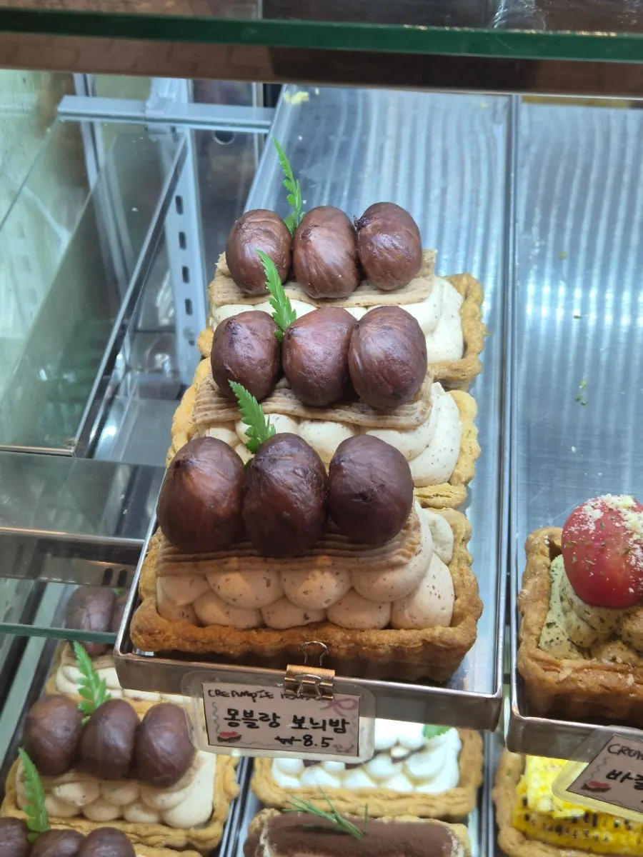Chestnut pie and sweet corn pie in Hippy's display case