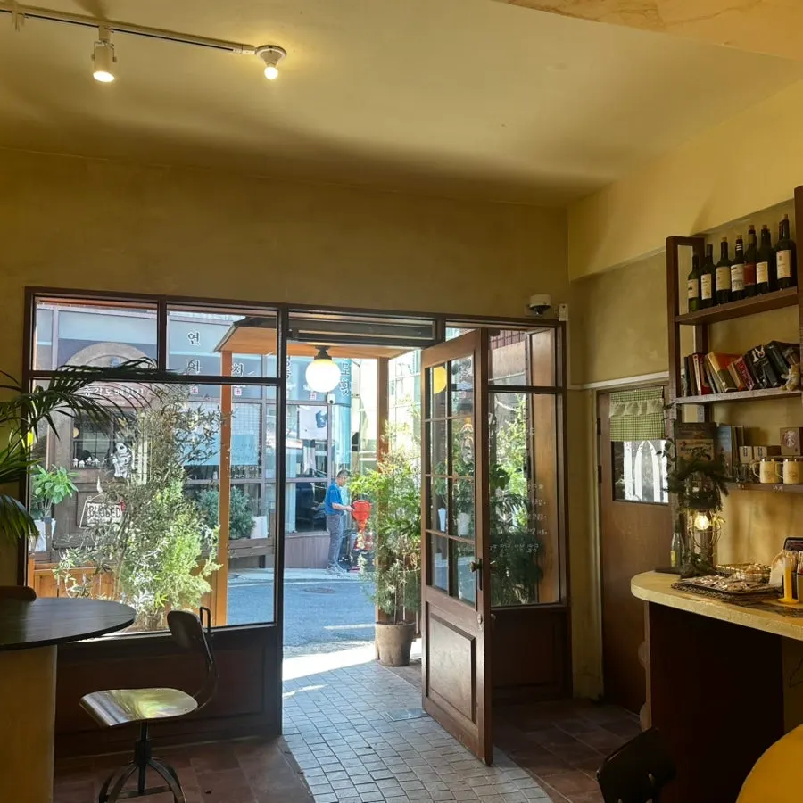 Exterior view of Hippy café