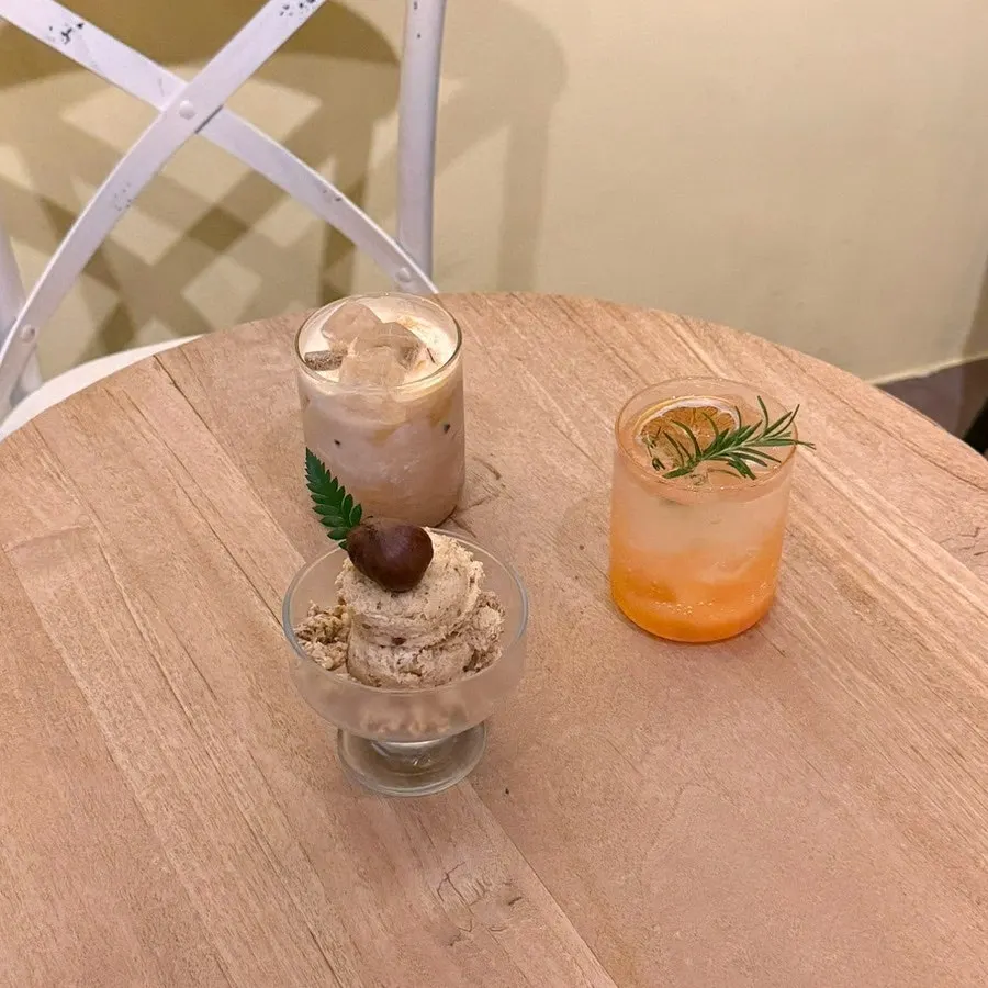 Drinks and desserts placed on the table