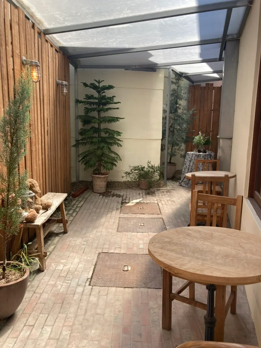 Solo café visit in Jeonpo for chestnut pie and nutty americano, with annex and outdoor seats: Hippy