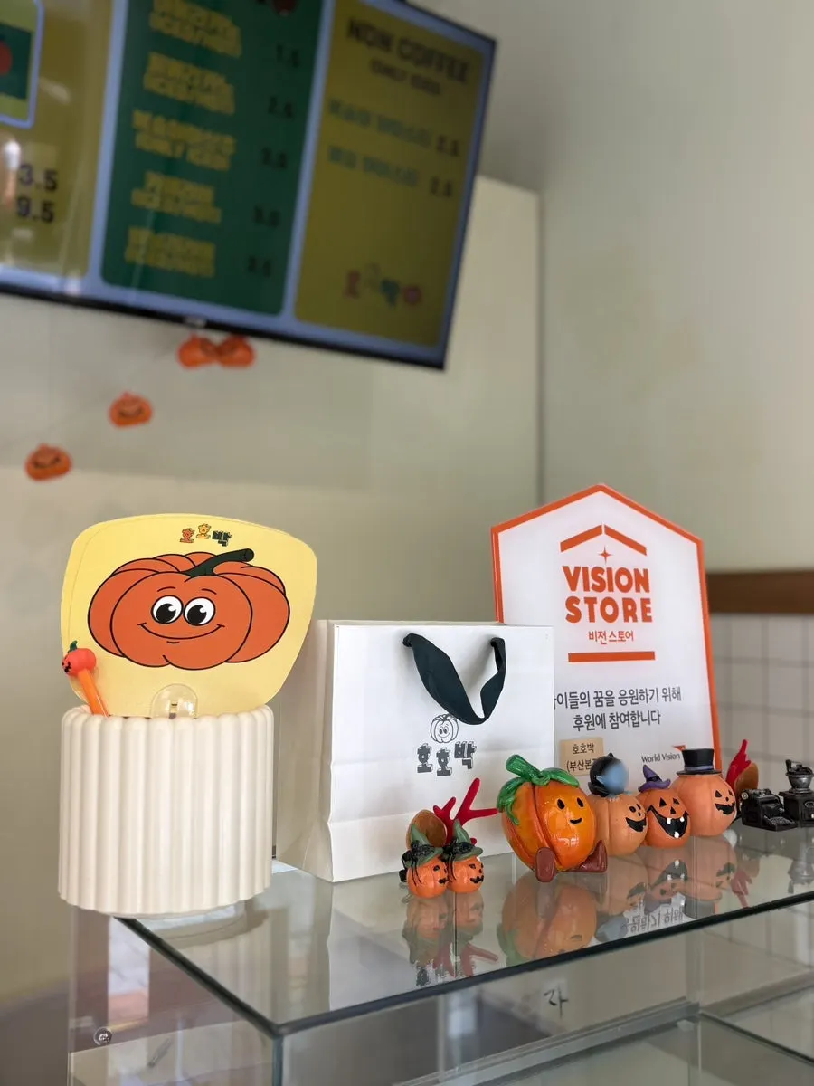 Injeolmi boxes displayed in small, medium, and large sizes