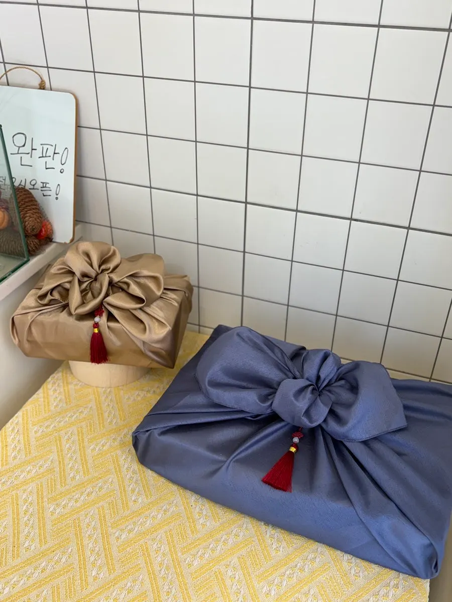 Hohobak gift packaging displayed for thank-you gifts